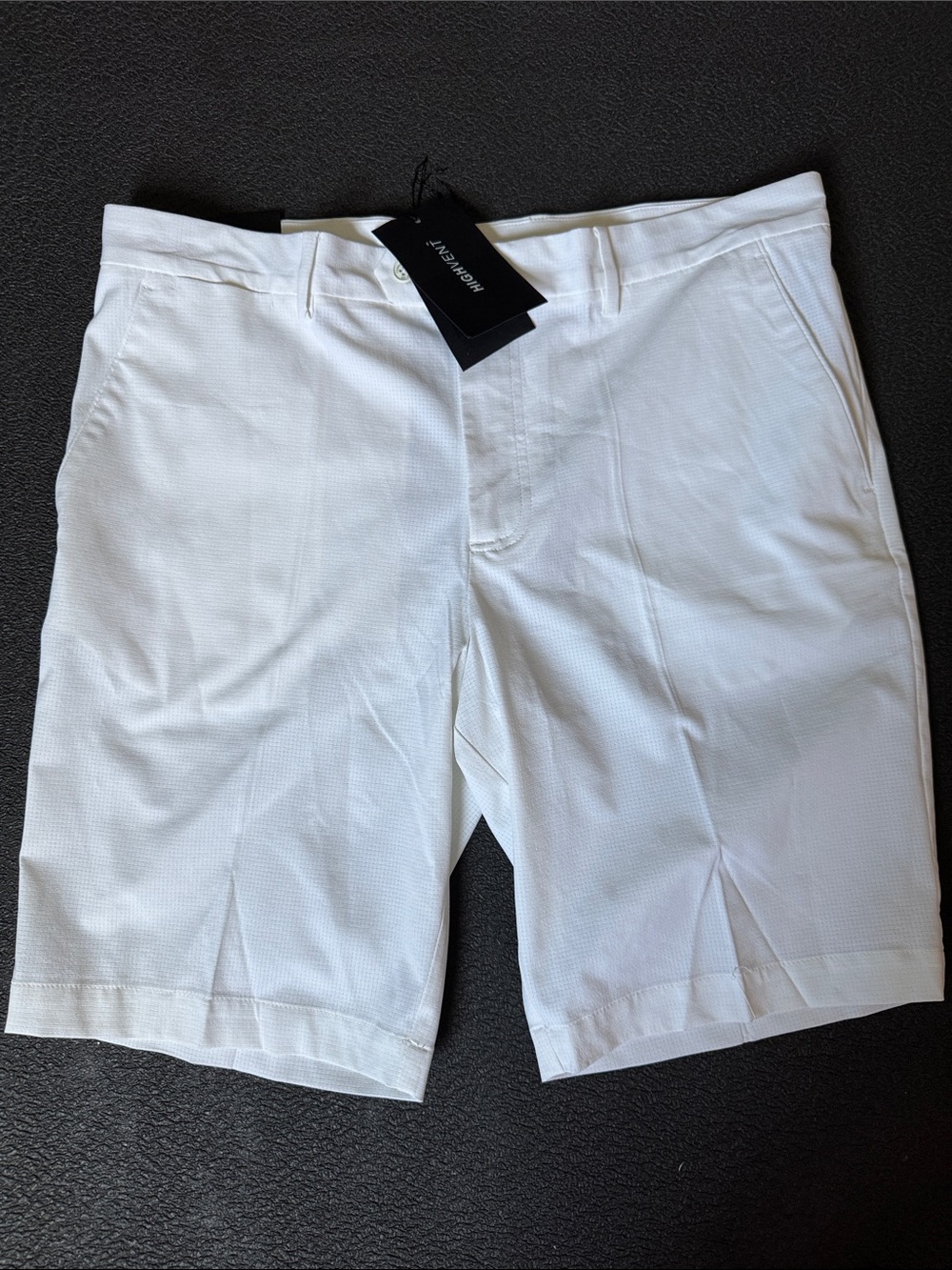 Men's J Lindeberg Highvent shorts  Performance Golf Shorts - size 36 NWT